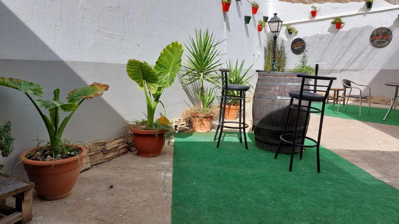 Italica Hostel Santiponce Bagian luar foto